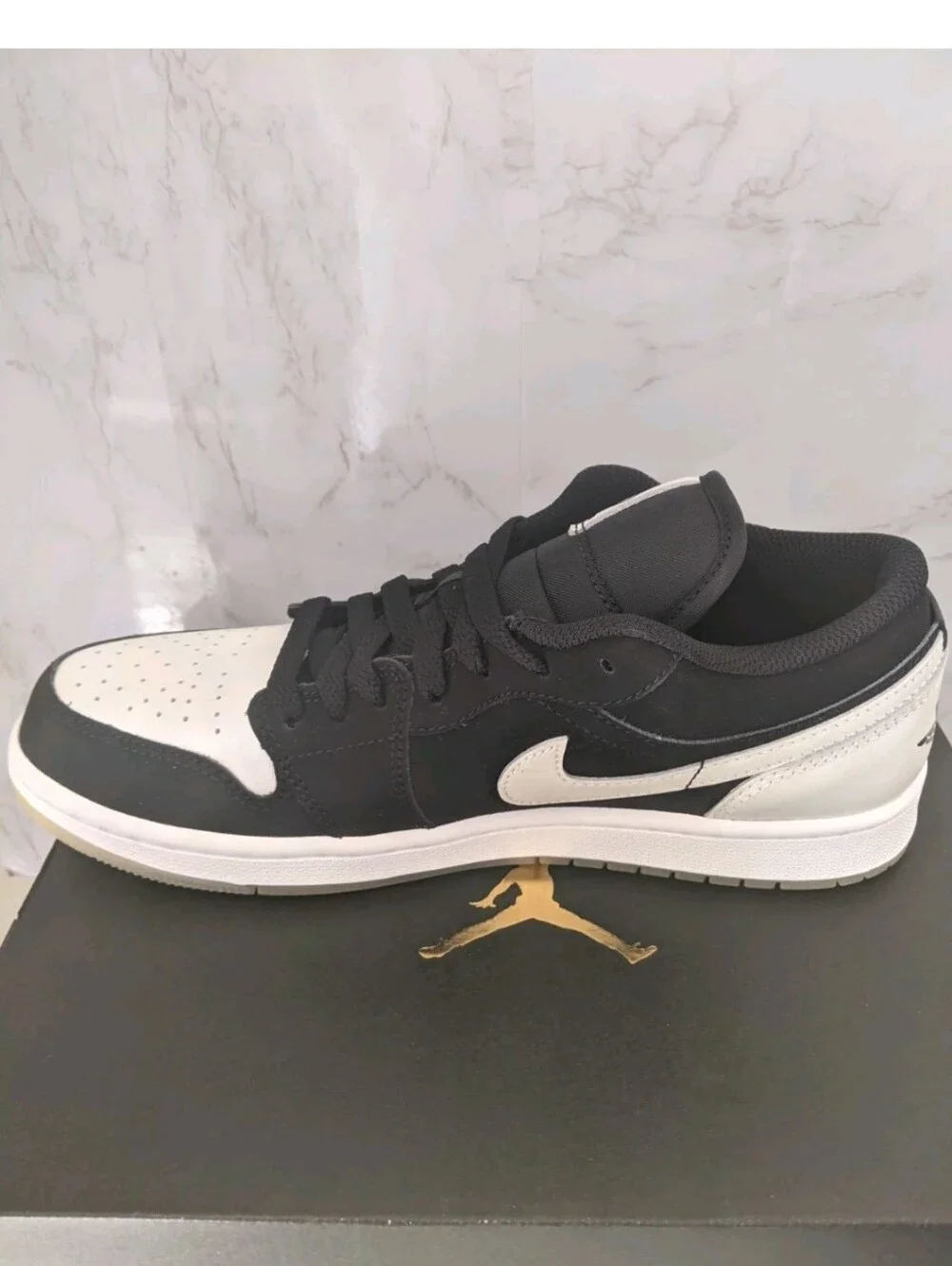 Nike Air Jordan 1 Low Top Retro Sneakers - Black/White Size 8.5